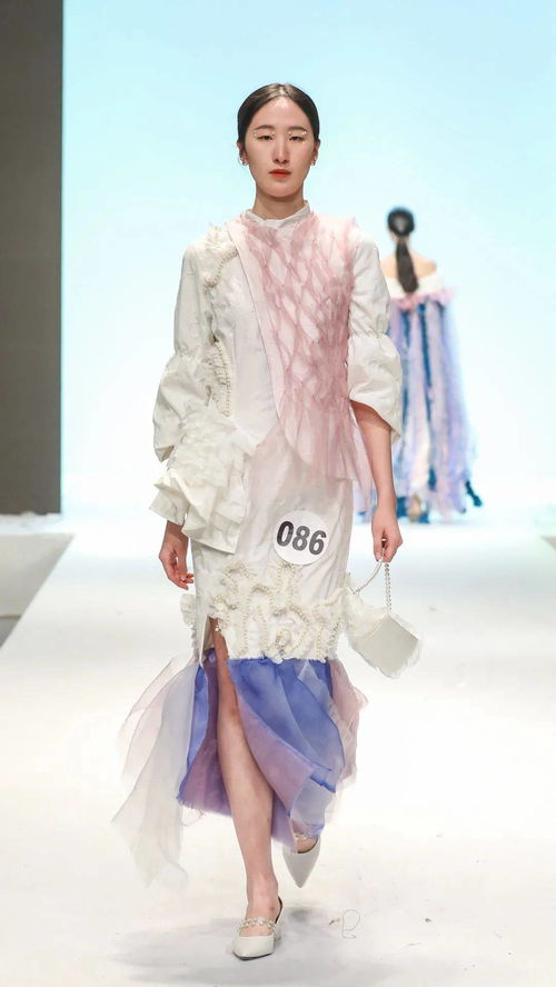 毕业秀场上的点睛之笔 东华大学17级服装设计专业毕业设计秀鞋帽篇